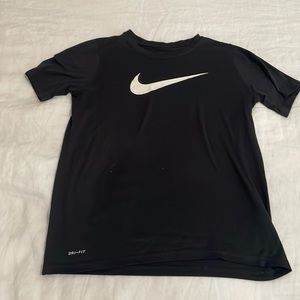 Nike DriFit black sz L